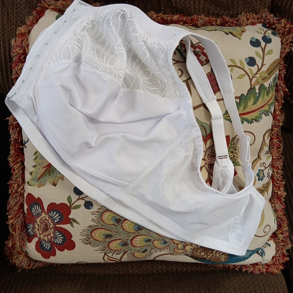 Glamorise Full Figure Plus 50G Magic Lift Lace Front-Closure White BRA - Picture 5 of 7